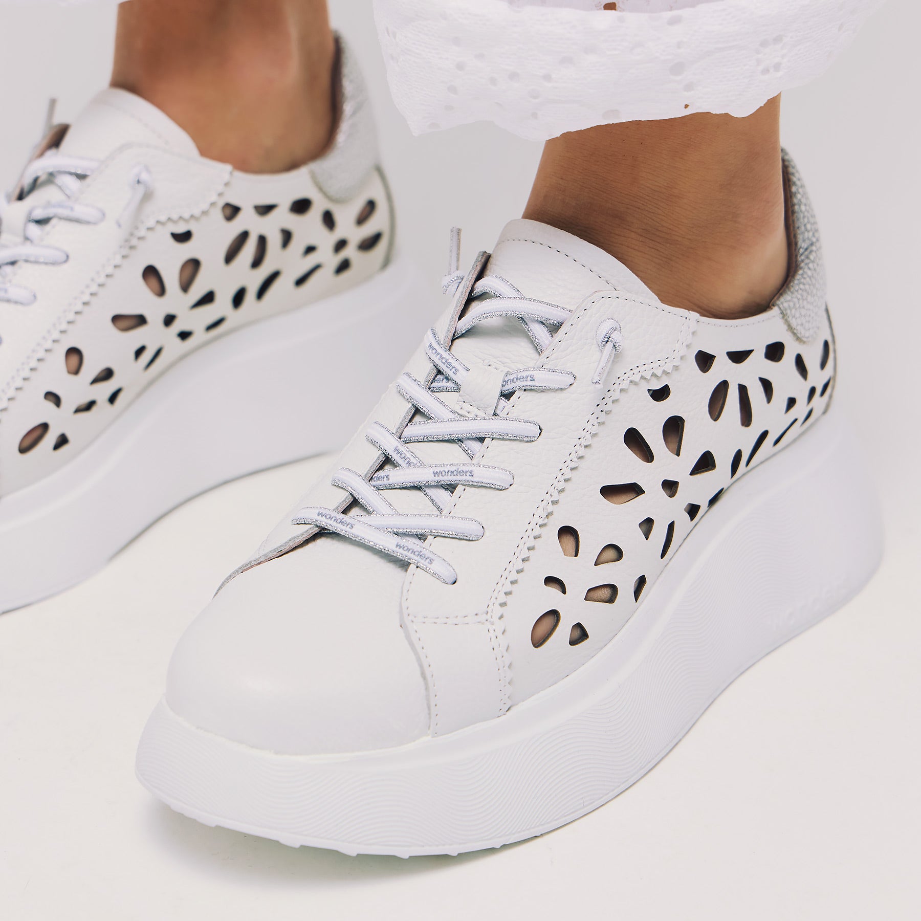 Wonders 3621 Sneakers Δίπατα Laser Cut - Off White
