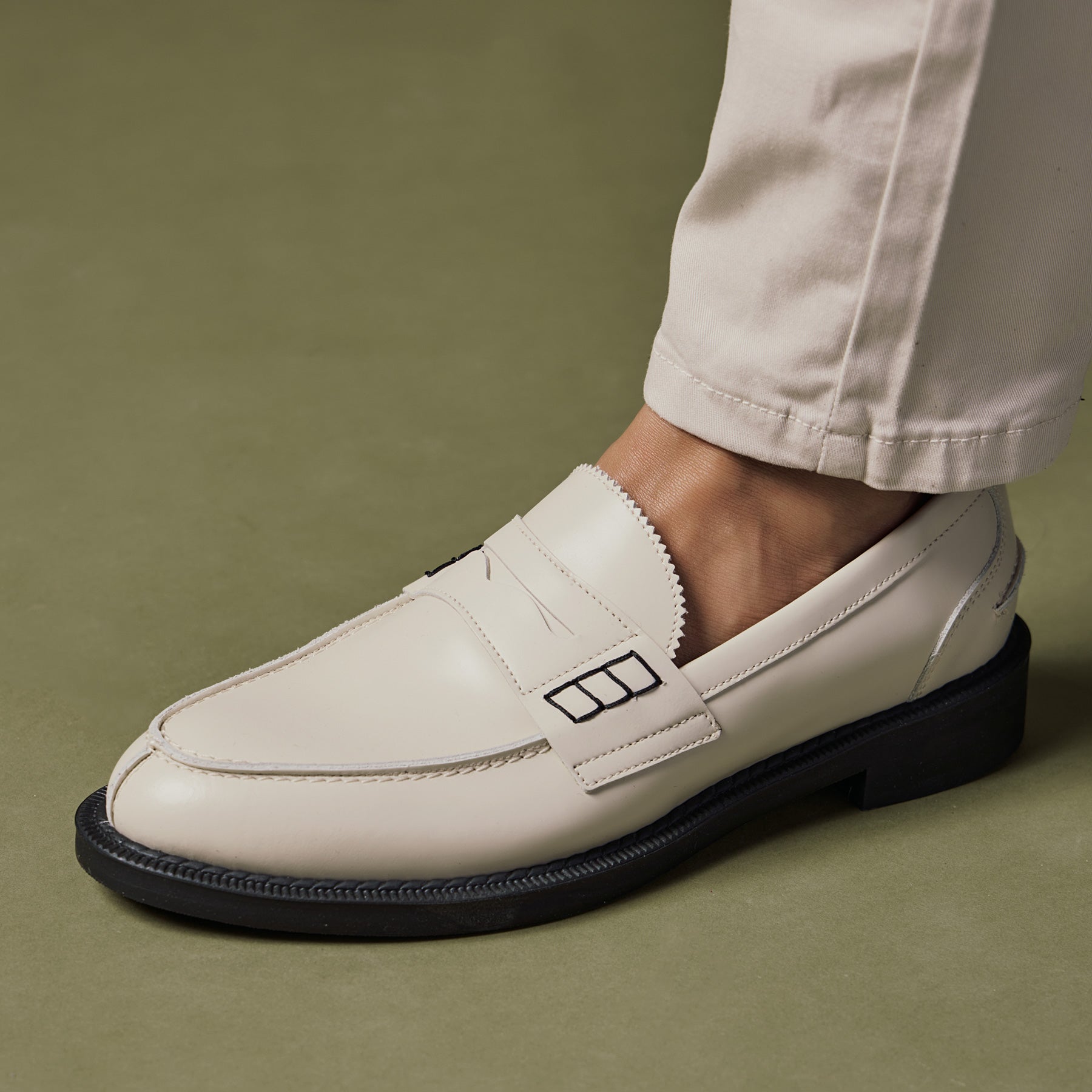 Frau 93Q Loafers Androgynous - Ivory