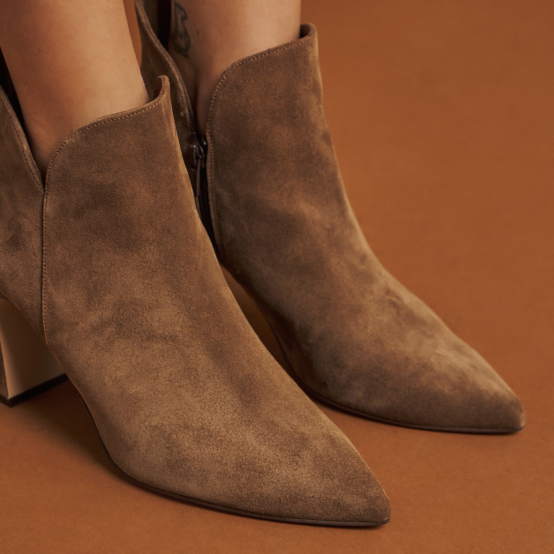 Mourtzi 714Z05 Μποτάκια Αστραγάλου με Μύτη - Bisquit Σουέντ