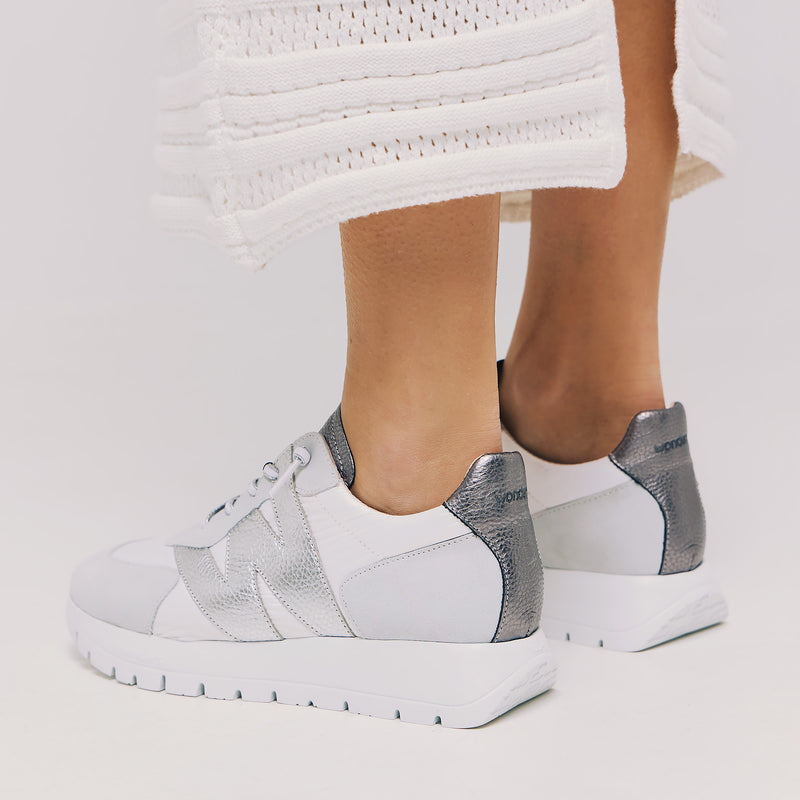 Wonders 2464 Sneakers με W - Άσπρο με Ασημί