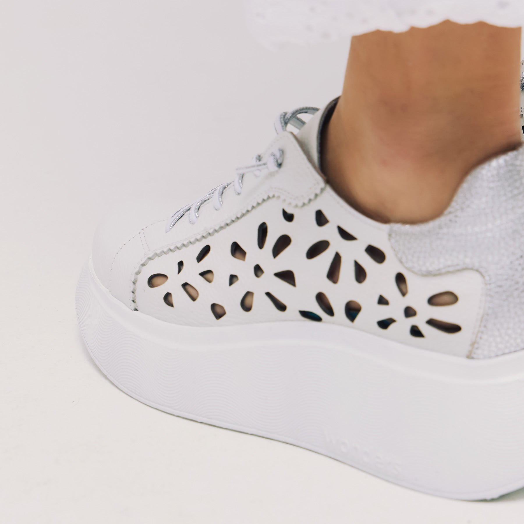 Wonders 3621 Sneakers Δίπατα Laser Cut - Off White