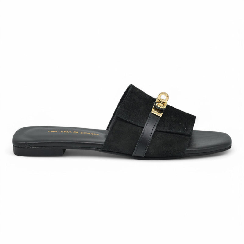 Galleria di Scarpe Patricia Παντόφλες Φλατ με Χρυσή Λεπτομέρια - Μαύρο