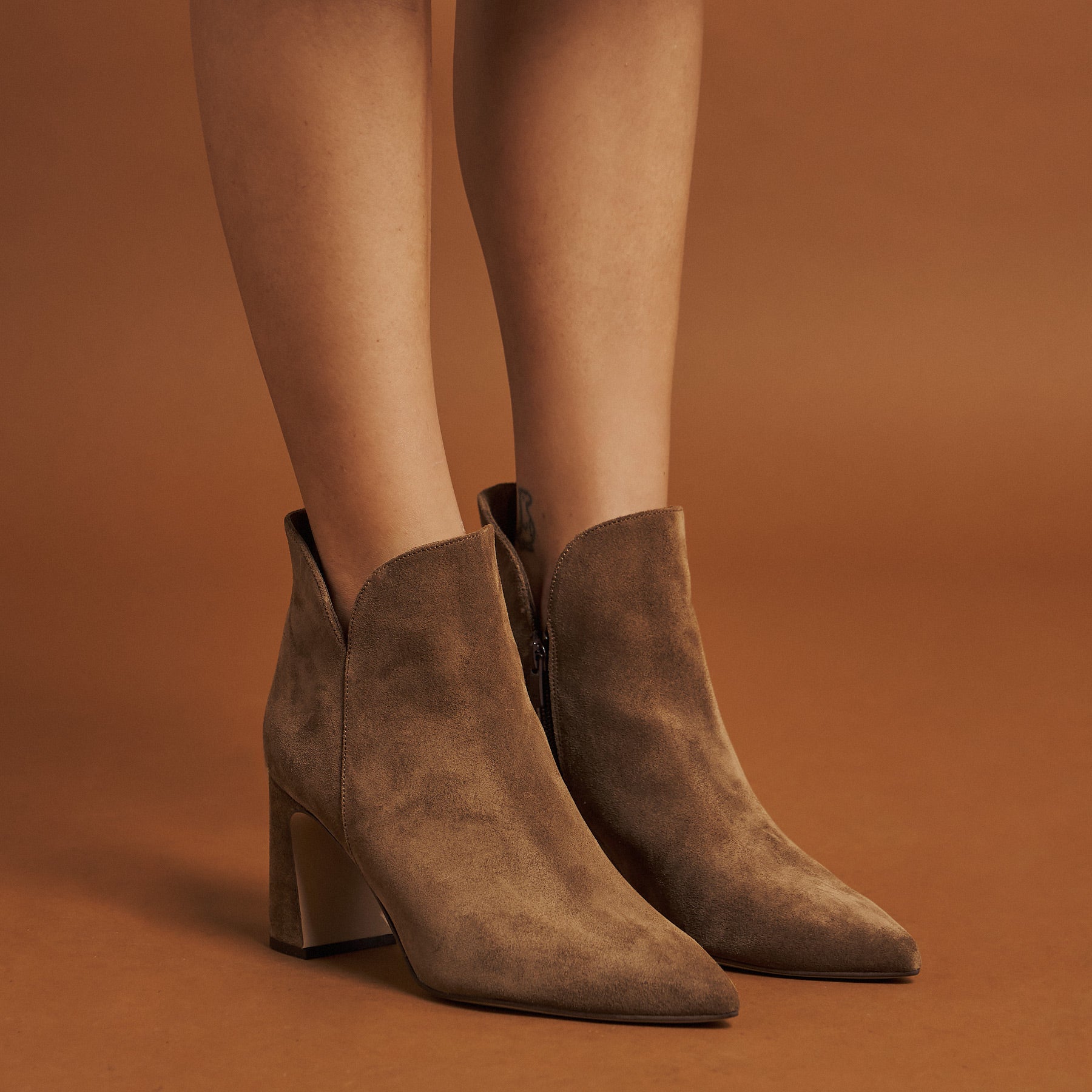 Mourtzi 714Z05 Μποτάκια Αστραγάλου με Μύτη - Bisquit Σουέντ